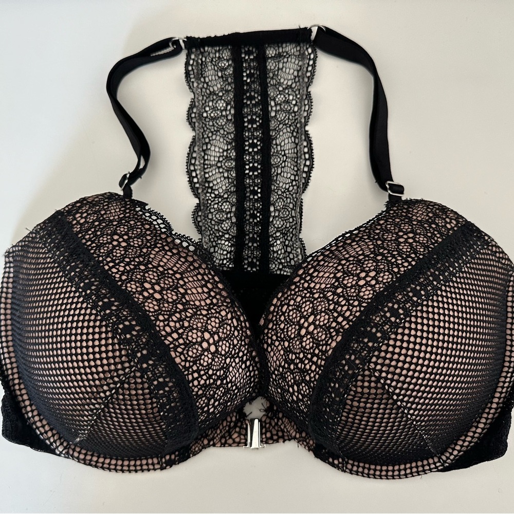 Victoria’s Secret 34DD Very Sexy Push Up Front-Close Black Lace Bra